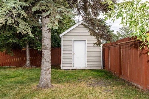 27 Martin Close, Red Deer, AB - Outdoor
