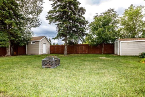 27 Martin Close, Red Deer, AB - Outdoor