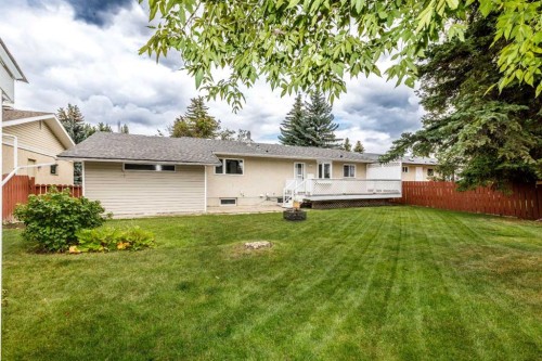 27 Martin Close, Red Deer, AB - Outdoor