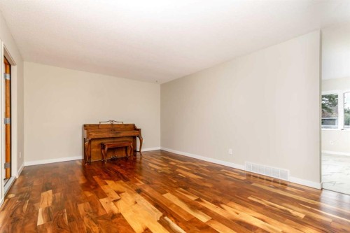 27 Martin Close, Red Deer, AB - Indoor Photo Showing Other Room
