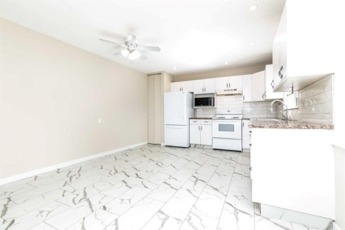 27 Martin Close, Red Deer, AB - Indoor Photo Showing Kitchen