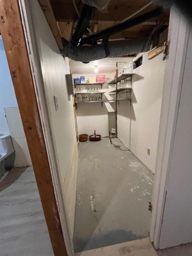 5512 45 Avenue, Drayton Valley, AB - Indoor Photo Showing Basement