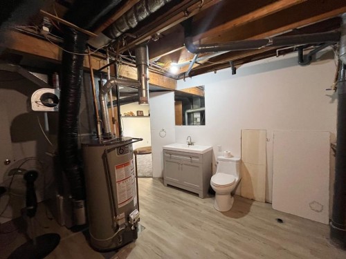 5512 45 Avenue, Drayton Valley, AB - Indoor Photo Showing Basement