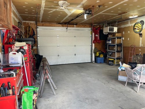 5512 45 Avenue, Drayton Valley, AB - Indoor Photo Showing Garage