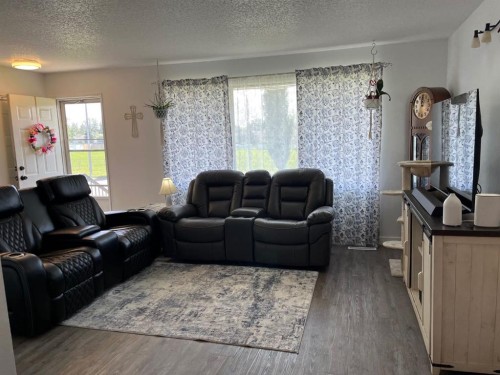 5512 45 Avenue, Drayton Valley, AB - Indoor Photo Showing Living Room