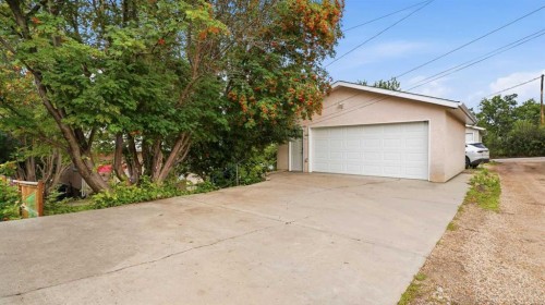 5107 58 Street, Camrose, AB - Outdoor