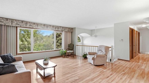 5107 58 Street, Camrose, AB - Indoor Photo Showing Living Room