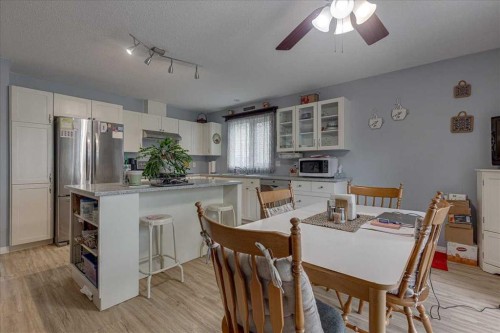 11 West Heights Drive, Didsbury, AB - Indoor Photo Showing Other Room