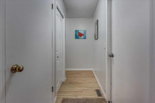 11 West Heights Drive, Didsbury, AB - Indoor Photo Showing Other Room