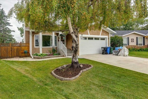 11 West Heights Drive  Didsbury, AB T0M 0W0