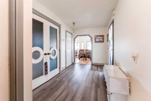 4729 49A Avenue, Lacombe, AB 