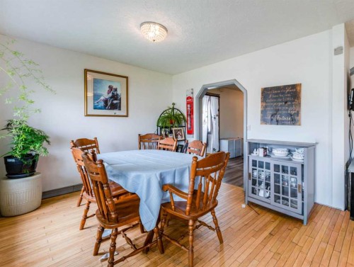 4729 49A Avenue, Lacombe, AB 