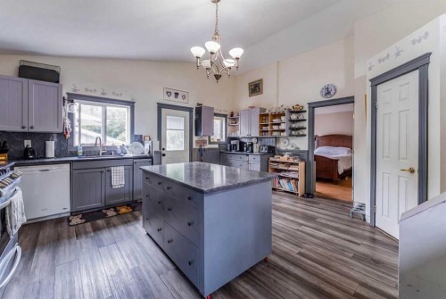 4729 49A Avenue, Lacombe, AB 