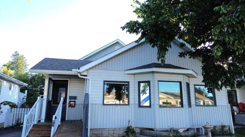 4729 49A Avenue, Lacombe, AB 