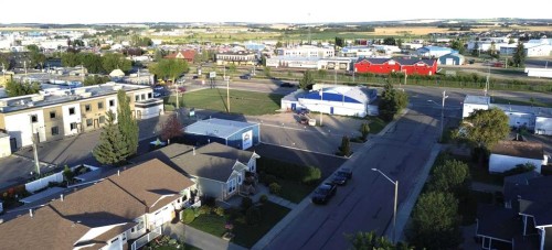 4729 49A Avenue, Lacombe, AB 