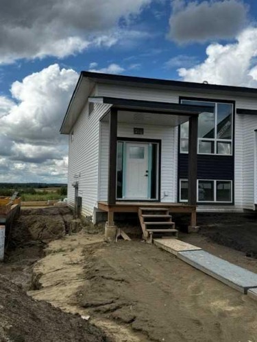 210 Athens Road, Blackfalds, AB - Outdoor