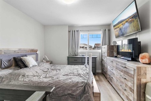 8 Sullivan, Red Deer, AB - Indoor Photo Showing Bedroom