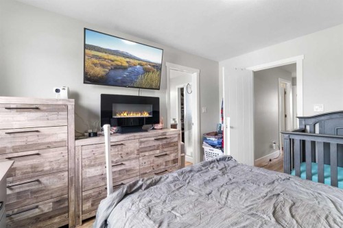8 Sullivan, Red Deer, AB - Indoor Photo Showing Bedroom