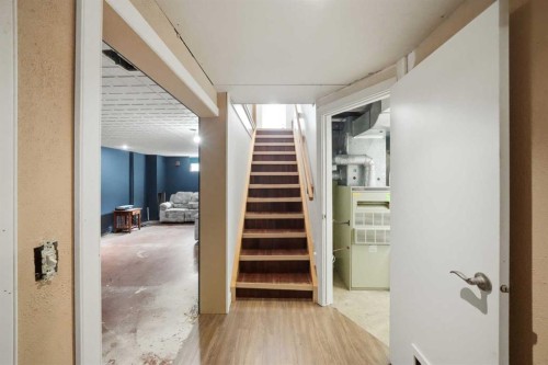 3742 44 Avenue, Red Deer, AB - Indoor Photo Showing Other Room