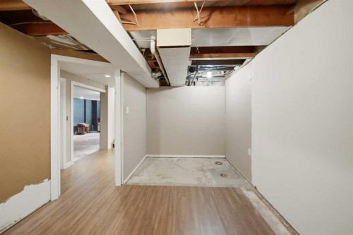 3742 44 Avenue, Red Deer, AB - Indoor Photo Showing Other Room
