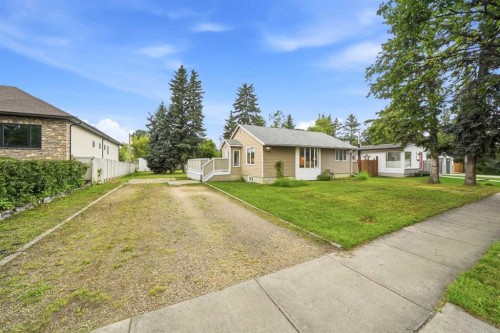 3742 44 Avenue, Red Deer, AB - Outdoor