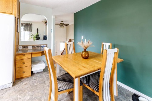 60 Gehrke Close, Red Deer, AB - Indoor Photo Showing Dining Room