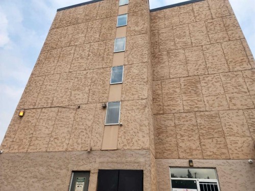 502-4820 47, Red Deer, AB - Outdoor