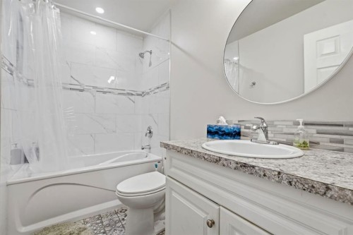 148 Vickers Close, Red Deer, AB - Indoor Photo Showing Bathroom