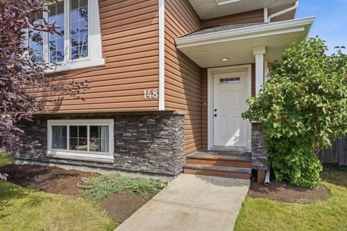 148 Vickers Close, Red Deer, AB - Outdoor