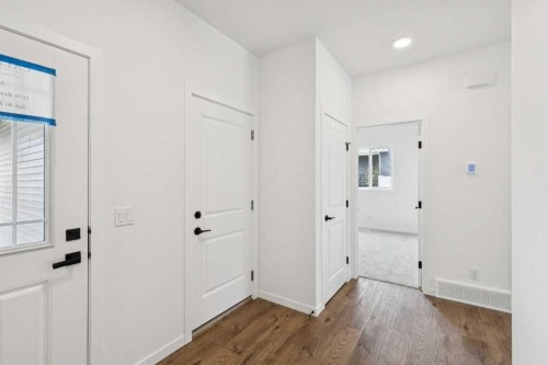 1030 Bayview Crescent Sw, Airdrie, AB - Indoor Photo Showing Other Room