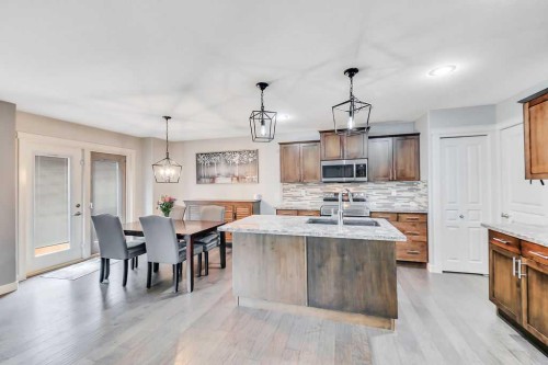 210 Viscount Drive, Red Deer, AB - Indoor Photo Showing Kitchen With Upgraded Kitchen