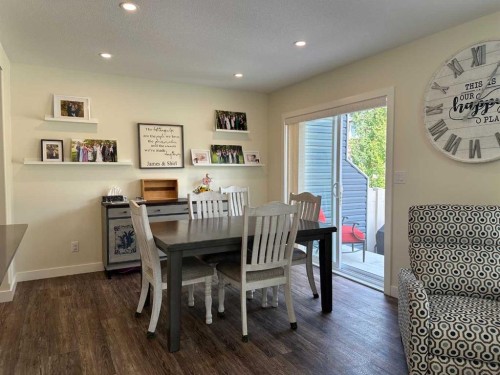 33 Gair Close, Red Deer, AB - Indoor Photo Showing Dining Room
