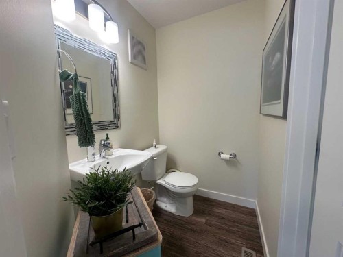 33 Gair Close, Red Deer, AB - Indoor Photo Showing Bathroom