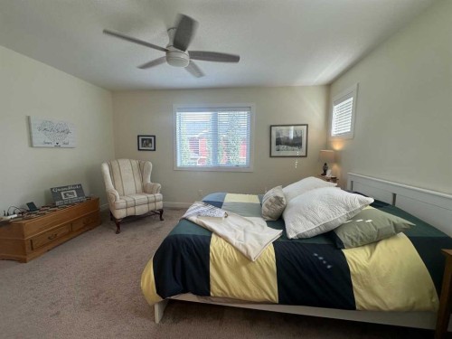 33 Gair Close, Red Deer, AB - Indoor Photo Showing Bedroom