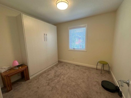 33 Gair Close, Red Deer, AB - Indoor Photo Showing Other Room