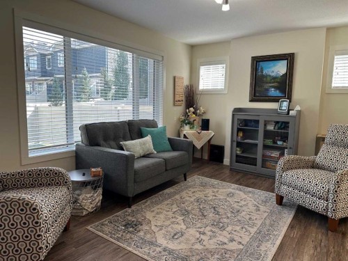 33 Gair Close, Red Deer, AB - Indoor Photo Showing Living Room