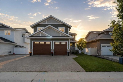 35 Erica Drive  Lacombe, AB T4L 0H3