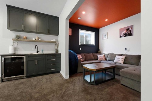 35 Erica Drive, Lacombe, AB - Indoor Photo Showing Living Room