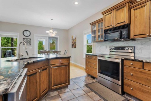 89 Alberts Close, Red Deer, AB - Indoor Photo Showing Kitchen