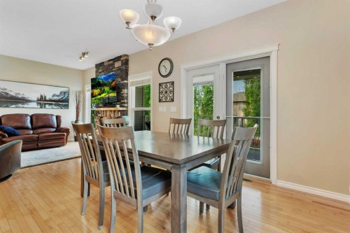 89 Alberts Close, Red Deer, AB - Indoor Photo Showing Dining Room
