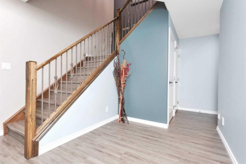 89 Alberts Close, Red Deer, AB - Indoor Photo Showing Other Room