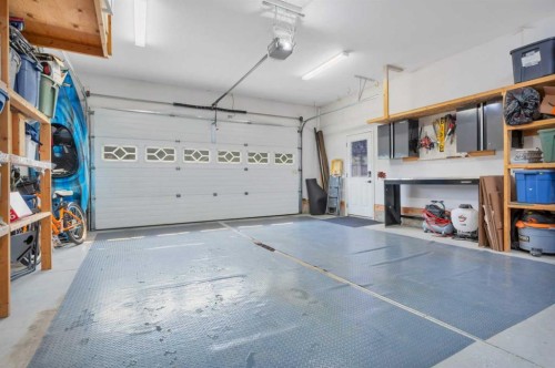 89 Alberts Close, Red Deer, AB - Indoor Photo Showing Garage