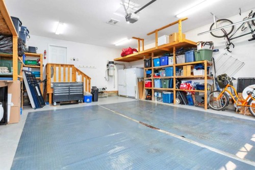 89 Alberts Close, Red Deer, AB - Indoor Photo Showing Garage