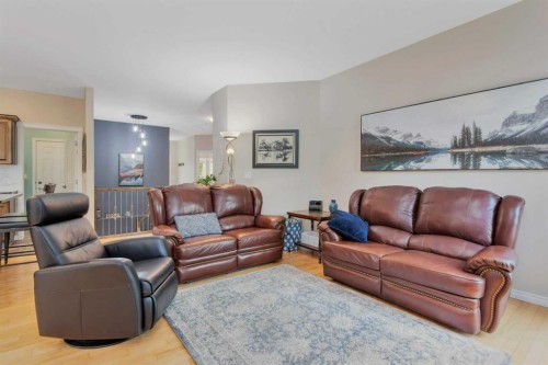 89 Alberts Close, Red Deer, AB - Indoor Photo Showing Living Room