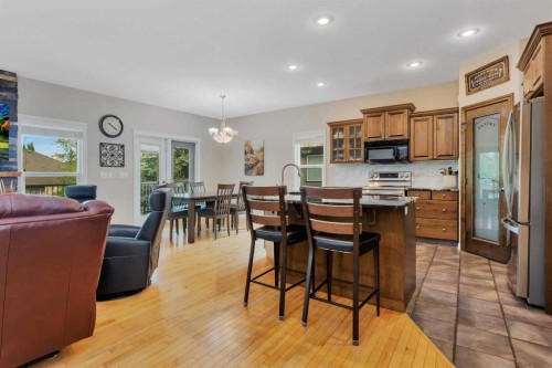 89 Alberts Close, Red Deer, AB - Indoor Photo Showing Kitchen