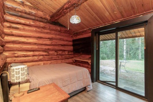 34470 Range Road 20, Rural Red Deer County, AB - Indoor Photo Showing Bedroom