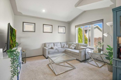 22 Valley Crescent, Blackfalds, AB - Indoor Photo Showing Living Room