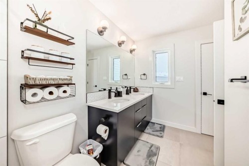 153 Emerald Drive, Red Deer, AB - Indoor Photo Showing Bathroom