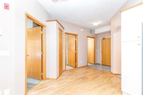 105-4512 52 Avenue, Red Deer, AB - Indoor Photo Showing Other Room