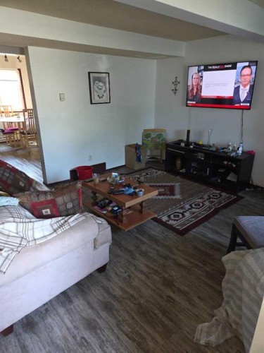 C-3 Grant Street, Red Deer, AB - Indoor Photo Showing Living Room
